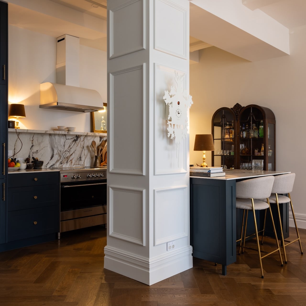 Natural Brown herringbone wood flooring pattern