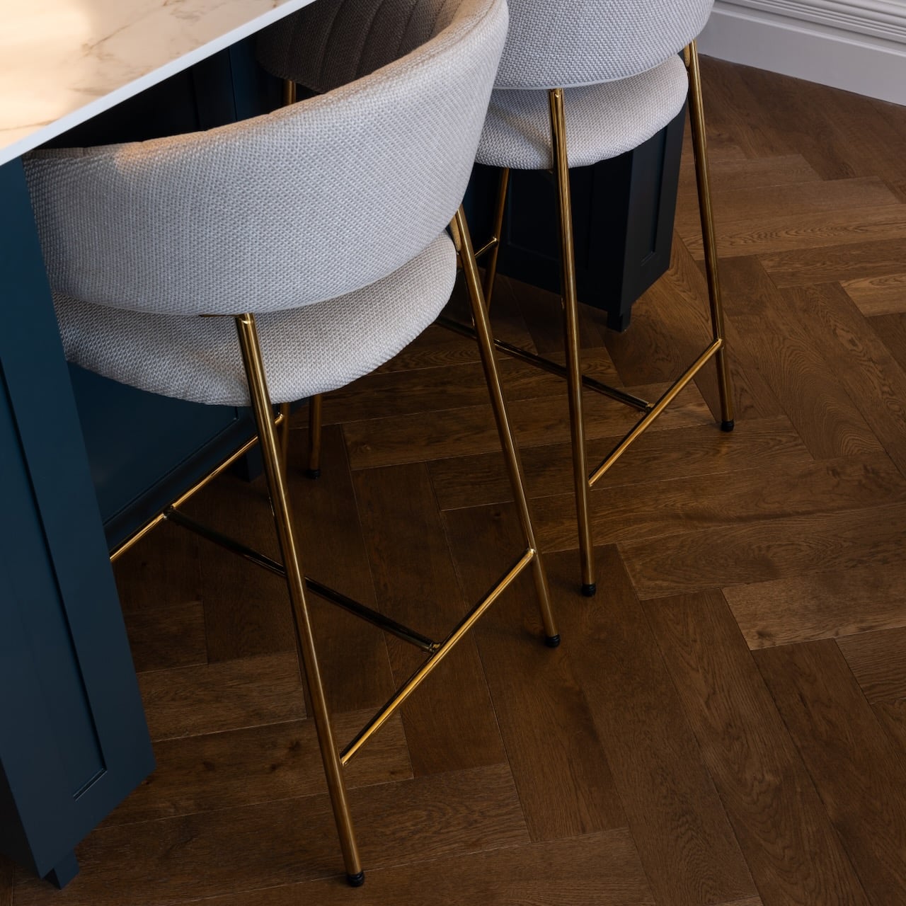 Natural Brown herringbone wood flooring pattern
